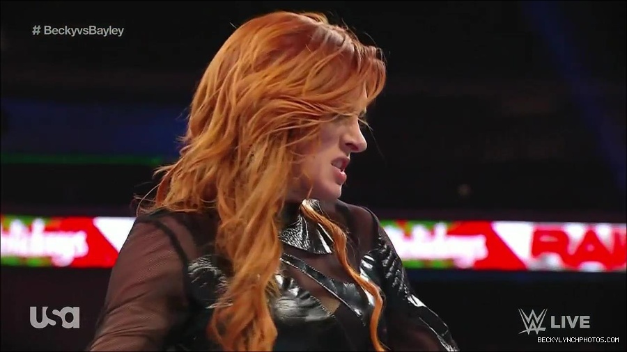 WWE_Monday_Night_Raw_2022_12_19_720p_HDTV_x264-NWCHD_mp4_006165898.jpg