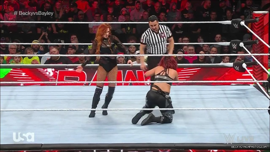 WWE_Monday_Night_Raw_2022_12_19_720p_HDTV_x264-NWCHD_mp4_006166298.jpg