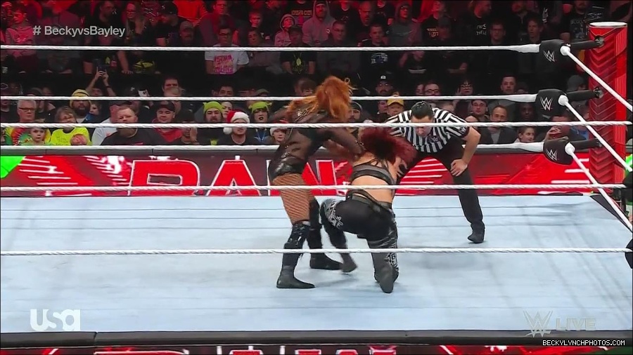 WWE_Monday_Night_Raw_2022_12_19_720p_HDTV_x264-NWCHD_mp4_006167099.jpg