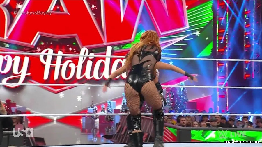 WWE_Monday_Night_Raw_2022_12_19_720p_HDTV_x264-NWCHD_mp4_006178710.jpg