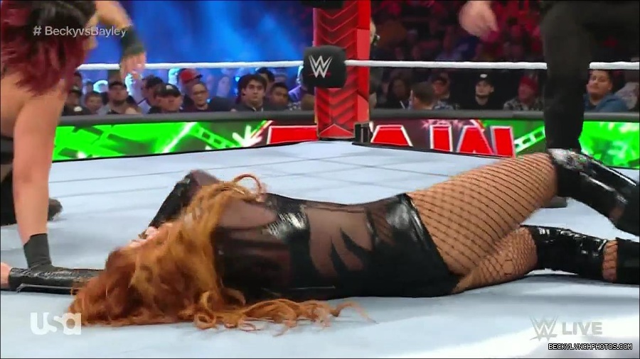 WWE_Monday_Night_Raw_2022_12_19_720p_HDTV_x264-NWCHD_mp4_006191123.jpg