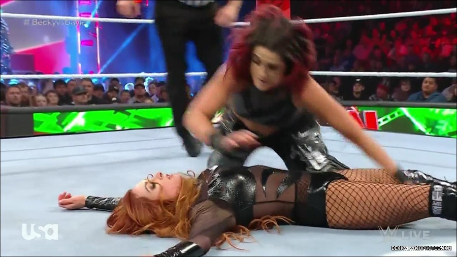 WWE_Monday_Night_Raw_2022_12_19_720p_HDTV_x264-NWCHD_mp4_006191924.jpg
