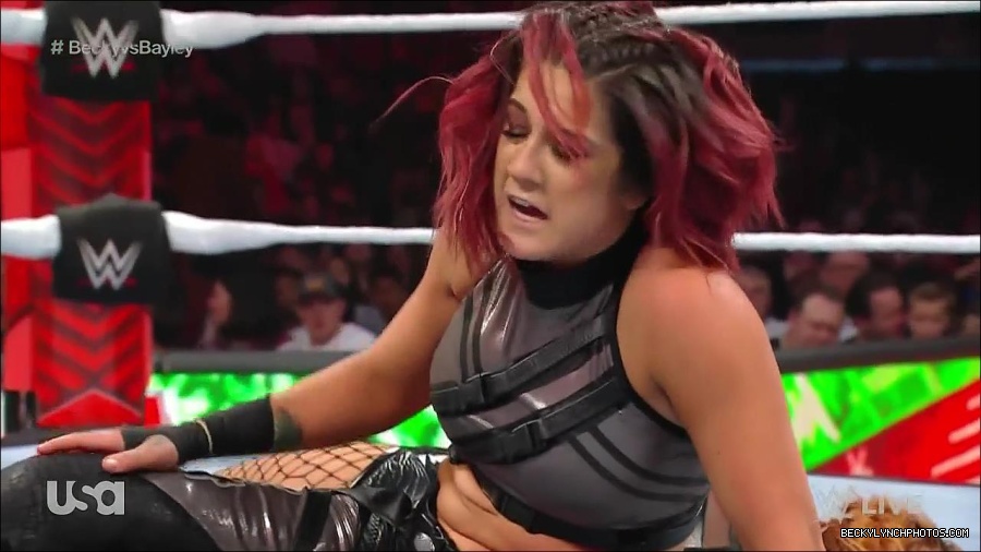WWE_Monday_Night_Raw_2022_12_19_720p_HDTV_x264-NWCHD_mp4_006197930.jpg