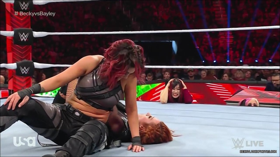 WWE_Monday_Night_Raw_2022_12_19_720p_HDTV_x264-NWCHD_mp4_006201133.jpg