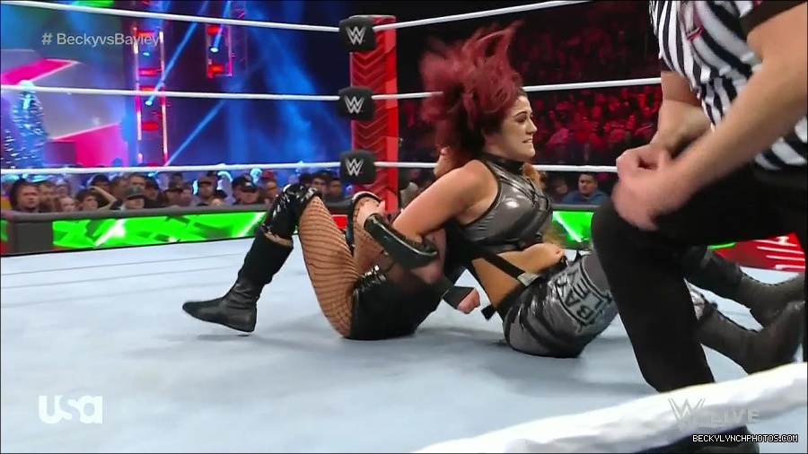 WWE_Monday_Night_Raw_2022_12_19_720p_HDTV_x264-NWCHD_mp4_006217149.jpg