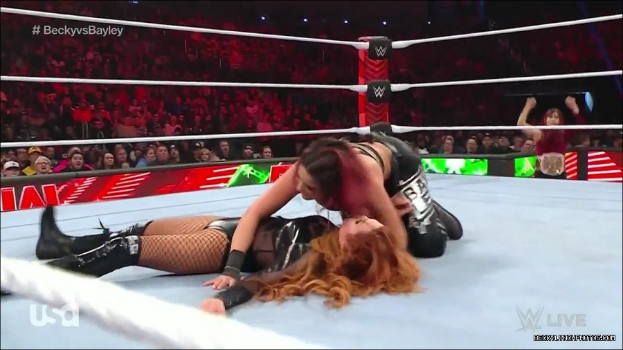 WWE_Monday_Night_Raw_2022_12_19_720p_HDTV_x264-NWCHD_mp4_006291623.jpg