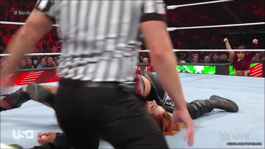 WWE_Monday_Night_Raw_2022_12_19_720p_HDTV_x264-NWCHD_mp4_006292824.jpg
