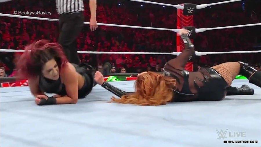 WWE_Monday_Night_Raw_2022_12_19_720p_HDTV_x264-NWCHD_mp4_006332464.jpg