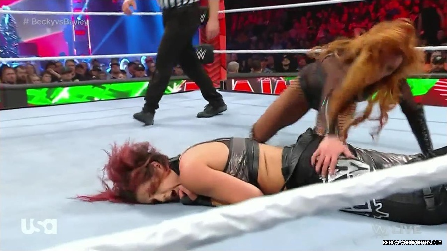 WWE_Monday_Night_Raw_2022_12_19_720p_HDTV_x264-NWCHD_mp4_006368900.jpg