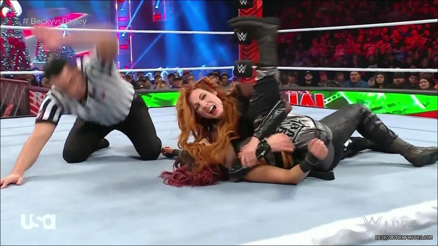 WWE_Monday_Night_Raw_2022_12_19_720p_HDTV_x264-NWCHD_mp4_006371303.jpg
