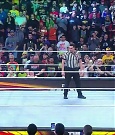 WWE_Monday_Night_Raw_2022_12_19_720p_HDTV_x264-NWCHD_mp4_005756955.jpg