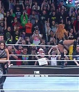 WWE_Monday_Night_Raw_2022_12_19_720p_HDTV_x264-NWCHD_mp4_005778977.jpg