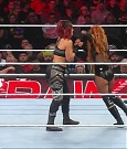 WWE_Monday_Night_Raw_2022_12_19_720p_HDTV_x264-NWCHD_mp4_005831029.jpg