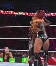 WWE_Monday_Night_Raw_2022_12_19_720p_HDTV_x264-NWCHD_mp4_005859458.jpg