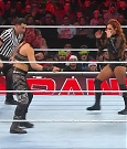 WWE_Monday_Night_Raw_2022_12_19_720p_HDTV_x264-NWCHD_mp4_005877075.jpg
