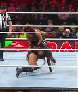 WWE_Monday_Night_Raw_2022_12_19_720p_HDTV_x264-NWCHD_mp4_005884282.jpg