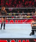 WWE_Monday_Night_Raw_2022_12_19_720p_HDTV_x264-NWCHD_mp4_005907906.jpg