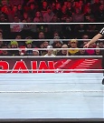 WWE_Monday_Night_Raw_2022_12_19_720p_HDTV_x264-NWCHD_mp4_005910709.jpg
