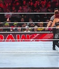 WWE_Monday_Night_Raw_2022_12_19_720p_HDTV_x264-NWCHD_mp4_005911510.jpg