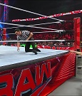 WWE_Monday_Night_Raw_2022_12_19_720p_HDTV_x264-NWCHD_mp4_005920318.jpg