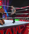 WWE_Monday_Night_Raw_2022_12_19_720p_HDTV_x264-NWCHD_mp4_005927526.jpg