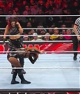 WWE_Monday_Night_Raw_2022_12_19_720p_HDTV_x264-NWCHD_mp4_005938336.jpg