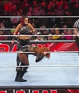 WWE_Monday_Night_Raw_2022_12_19_720p_HDTV_x264-NWCHD_mp4_005939137.jpg
