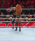 WWE_Monday_Night_Raw_2022_12_19_720p_HDTV_x264-NWCHD_mp4_005959958.jpg
