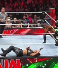 WWE_Monday_Night_Raw_2022_12_19_720p_HDTV_x264-NWCHD_mp4_005985584.jpg