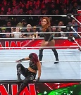 WWE_Monday_Night_Raw_2022_12_19_720p_HDTV_x264-NWCHD_mp4_005986785.jpg