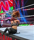 WWE_Monday_Night_Raw_2022_12_19_720p_HDTV_x264-NWCHD_mp4_005988386.jpg