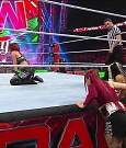 WWE_Monday_Night_Raw_2022_12_19_720p_HDTV_x264-NWCHD_mp4_006039938.jpg