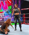 WWE_Monday_Night_Raw_2022_12_19_720p_HDTV_x264-NWCHD_mp4_006049148.jpg