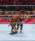 WWE_Monday_Night_Raw_2022_12_19_720p_HDTV_x264-NWCHD_mp4_006053552.jpg