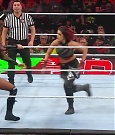 WWE_Monday_Night_Raw_2022_12_19_720p_HDTV_x264-NWCHD_mp4_006172304.jpg