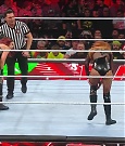 WWE_Monday_Night_Raw_2022_12_19_720p_HDTV_x264-NWCHD_mp4_006177509.jpg