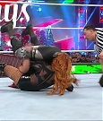 WWE_Monday_Night_Raw_2022_12_19_720p_HDTV_x264-NWCHD_mp4_006182714.jpg