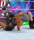 WWE_Monday_Night_Raw_2022_12_19_720p_HDTV_x264-NWCHD_mp4_006183115.jpg