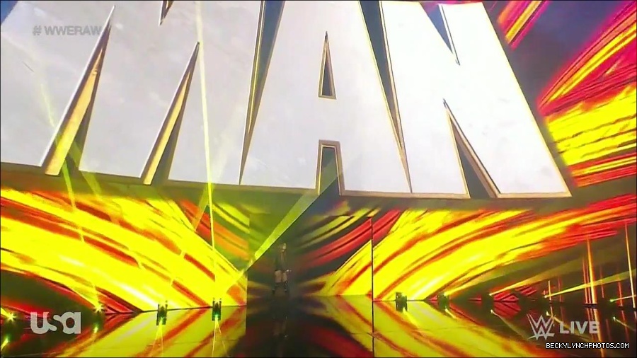 WWE_Monday_Night_Raw_2023_01_02_720p_HDTV_x264-NWCHD_mp4_004771771.jpg