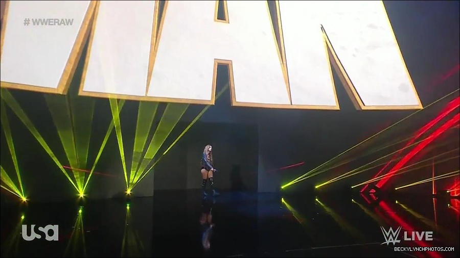 WWE_Monday_Night_Raw_2023_01_02_720p_HDTV_x264-NWCHD_mp4_004772972.jpg