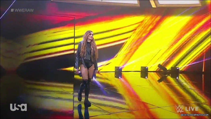 WWE_Monday_Night_Raw_2023_01_02_720p_HDTV_x264-NWCHD_mp4_004778177.jpg