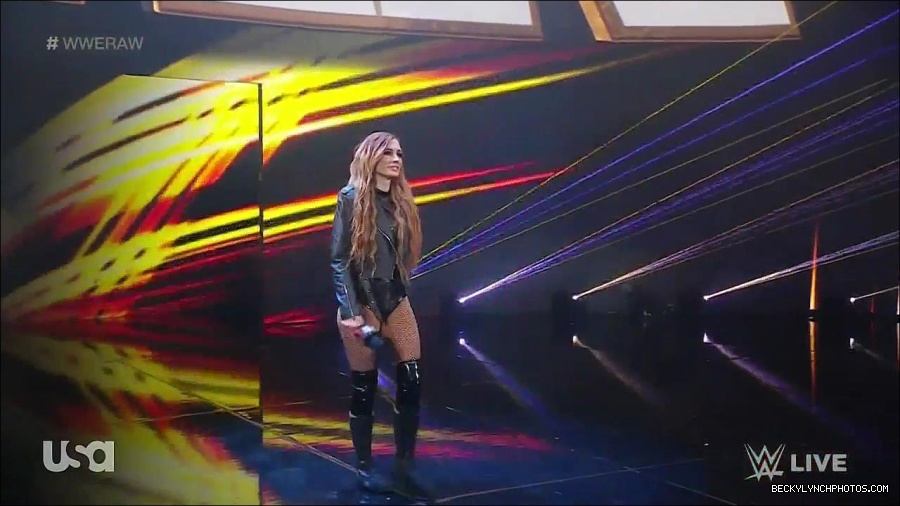 WWE_Monday_Night_Raw_2023_01_02_720p_HDTV_x264-NWCHD_mp4_004778978.jpg