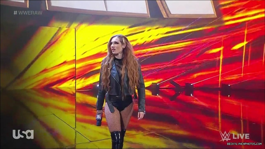 WWE_Monday_Night_Raw_2023_01_02_720p_HDTV_x264-NWCHD_mp4_004780980.jpg