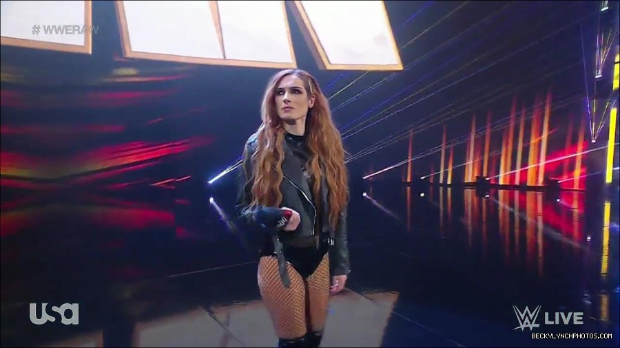 WWE_Monday_Night_Raw_2023_01_02_720p_HDTV_x264-NWCHD_mp4_004782582.jpg