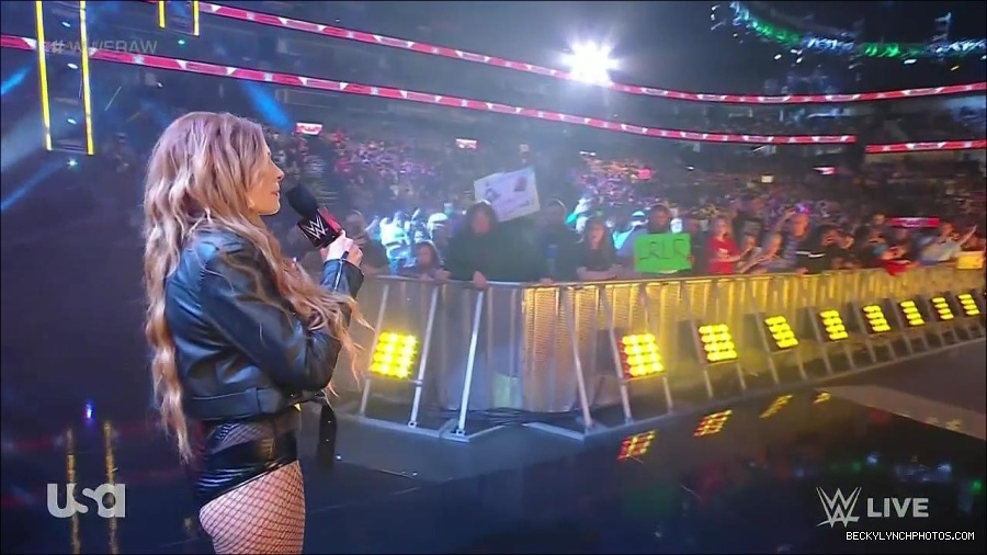 WWE_Monday_Night_Raw_2023_01_02_720p_HDTV_x264-NWCHD_mp4_004787387.jpg