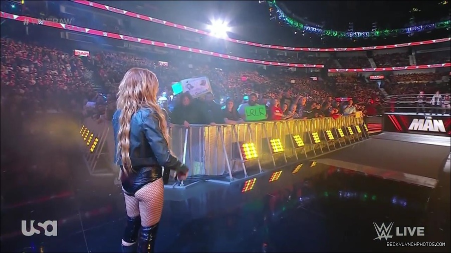 WWE_Monday_Night_Raw_2023_01_02_720p_HDTV_x264-NWCHD_mp4_004788988.jpg