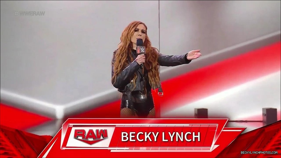 WWE_Monday_Night_Raw_2023_01_02_720p_HDTV_x264-NWCHD_mp4_004796195.jpg