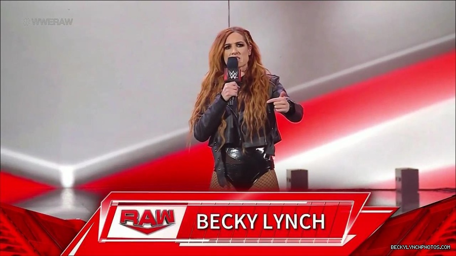 WWE_Monday_Night_Raw_2023_01_02_720p_HDTV_x264-NWCHD_mp4_004798598.jpg