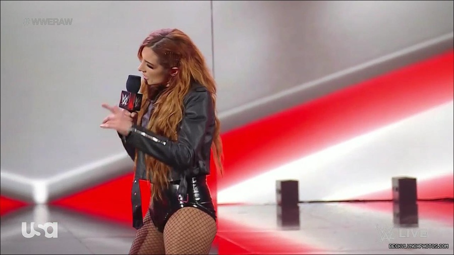 WWE_Monday_Night_Raw_2023_01_02_720p_HDTV_x264-NWCHD_mp4_004851050.jpg