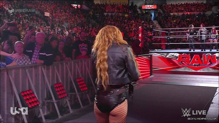 WWE_Monday_Night_Raw_2023_01_02_720p_HDTV_x264-NWCHD_mp4_004851851.jpg